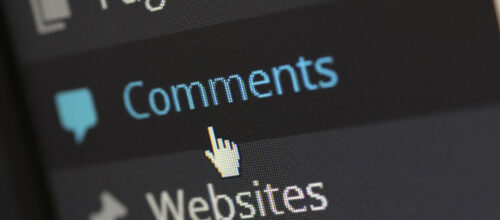 a cursor hovers over a button labeled "comments"